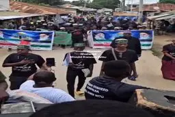  دسته عزاداری مردم کنیا با تصاویر رهبران انقلاب
