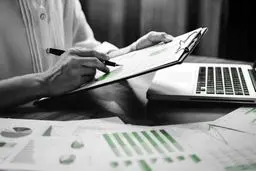 اهمیت آموزش بورس و تحلیل تکنیکال در سرمایه‌گذاری