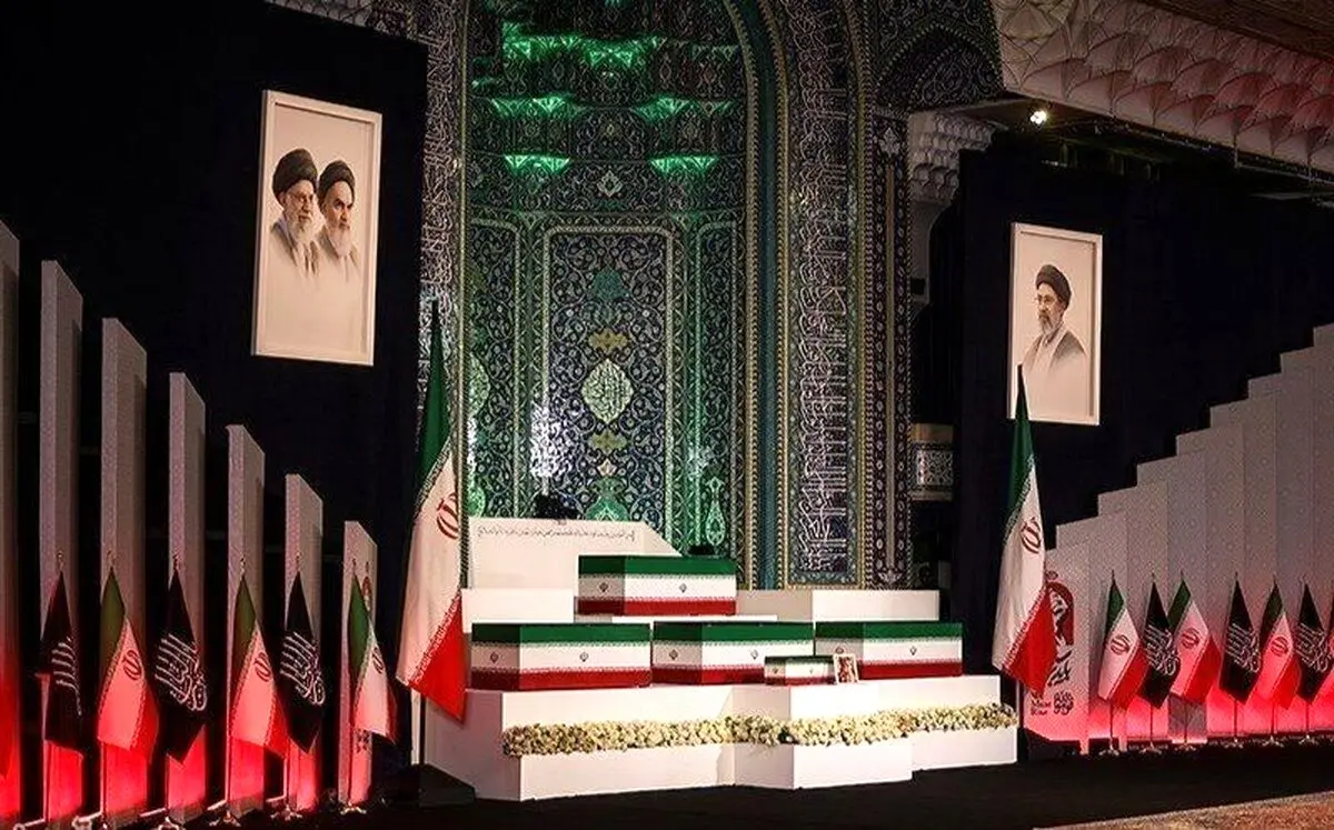 لحظه به لحظه با ورود و  ادای احترام سران و مقامات به قائد شهید