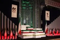 لحظه به لحظه با ورود و  ادای احترام سران و مقامات به قائد شهید