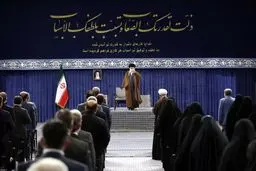 رهبر انقلاب:خوشحالی مستکبران عالم از رنج ملت ایران آشکاراست