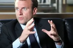  لحظه‌ای جنجالی در مناظره مکرون|ساعت ۸۰ هزار یورویی‌ 