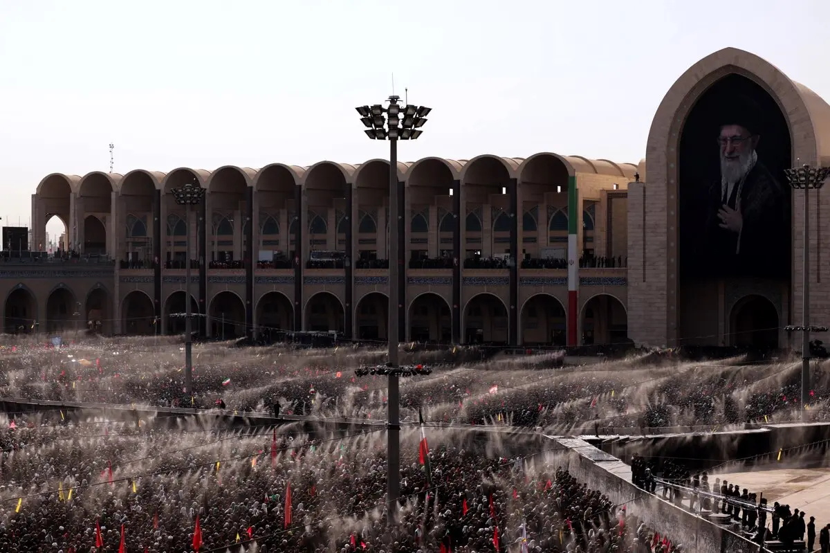 تصاویر تکمیلی اقامه نماز بر پیکر «رهبر شهید انقلاب»