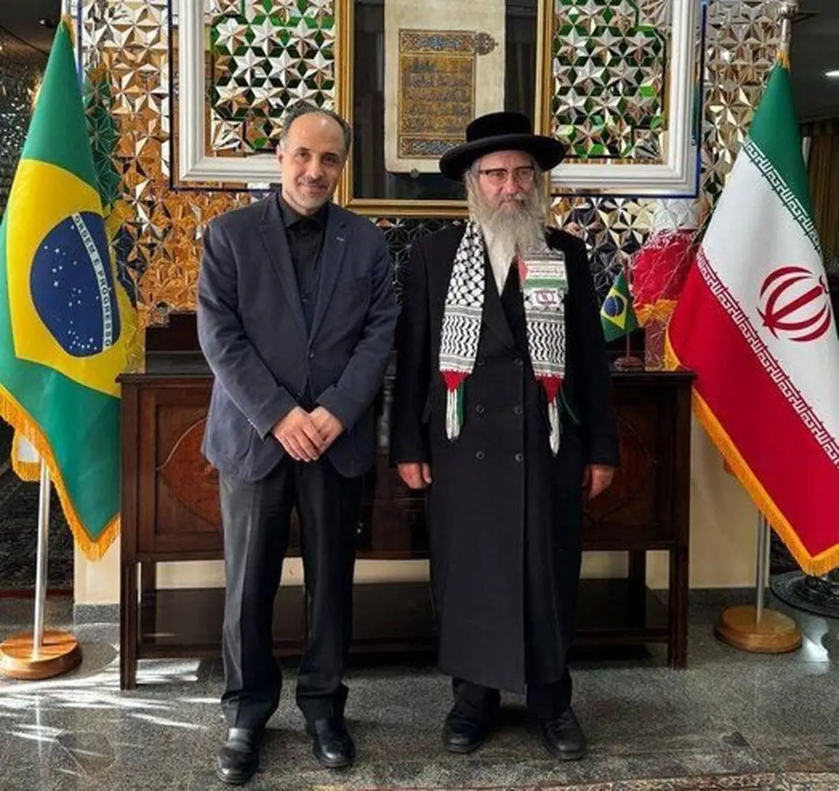 خاخام ضدصهیونیست: در کنار مردم و دولت ایران ایستاده‌ایم!