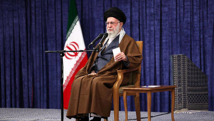 رهبر انقلاب : ایران قوی؛ تنها راه‌حل مشکلات است