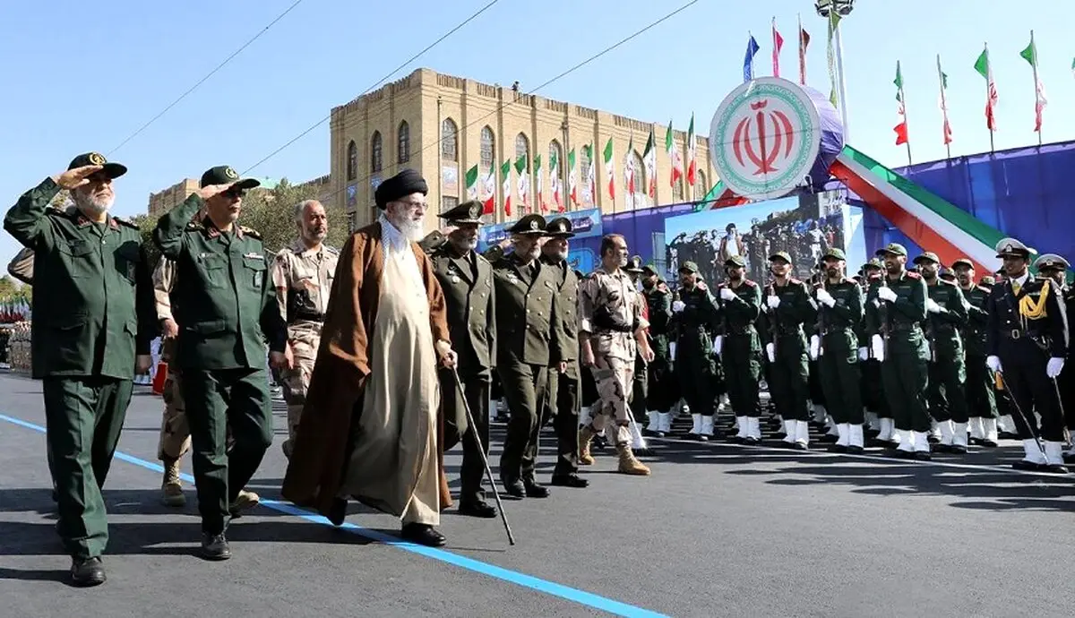 حضور رهبر انقلاب در مراسم دانش‌آموختگی دانشجویان دانشگاه‌ افسری نیروهای مسلح
