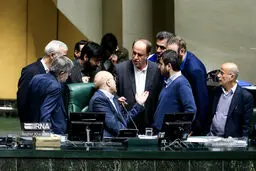 تصاویر حواشی صحن مجلس ۲۰ اسفند 