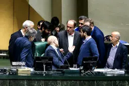 تصاویر حواشی صحن مجلس ۲۰ اسفند 