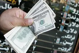 
پیش بینی قیمت دلار در آخرین روز کاری سال ۱۴۰۰ 