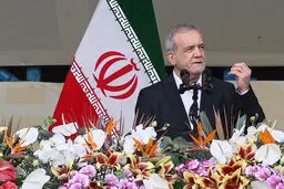 حضور متفاوت پزشکیان در راهپیمایی امروز