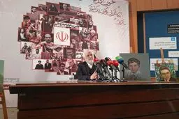 جلیلی : دشمن بعد از 40 روز به دریوزگی افتاد