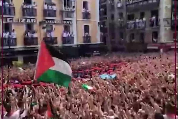 شعار پرشور و یکدست اسپانیایی‌ها در حمایت از فلسطین