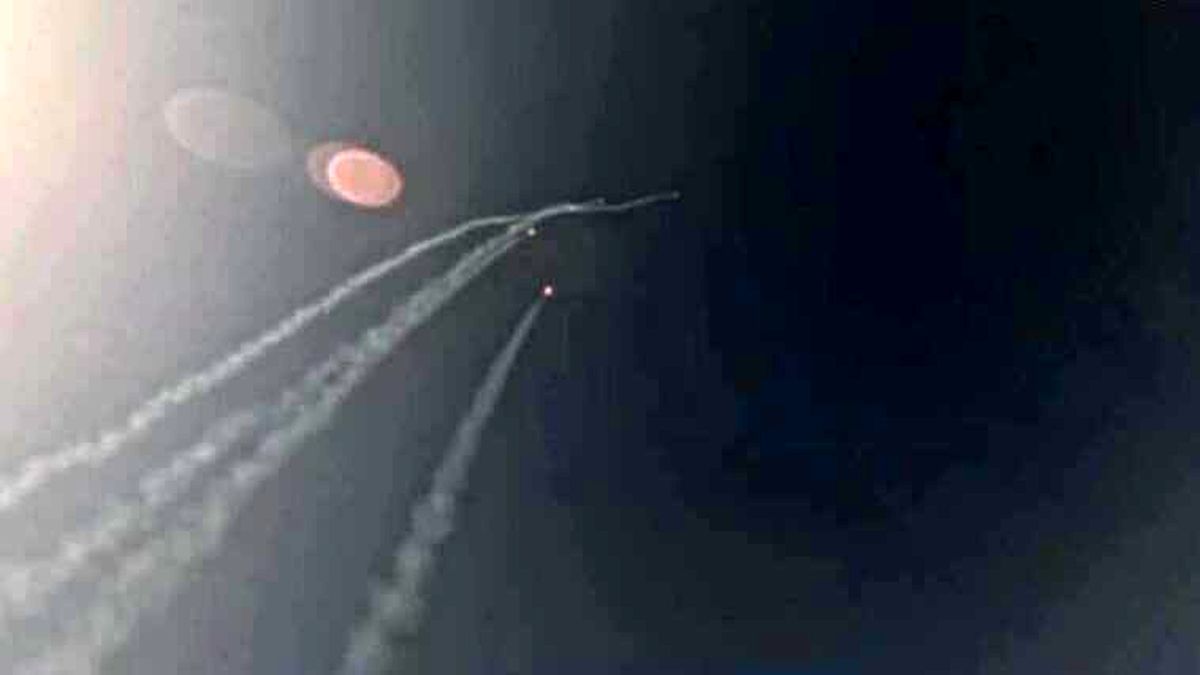 آمادگی ایران برای آتشباران اسرائیل با ۲۰۰۰ موشک