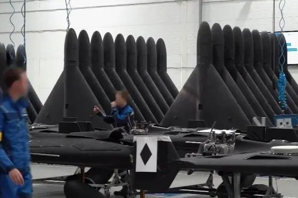 لحظه برخورد سه پهپاد انهدامی شاهد ۱۳۶ با عبور از پدافند