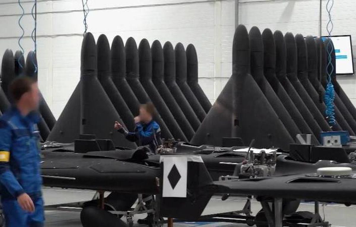 لحظه برخورد سه پهپاد انهدامی شاهد ۱۳۶ با عبور از پدافند