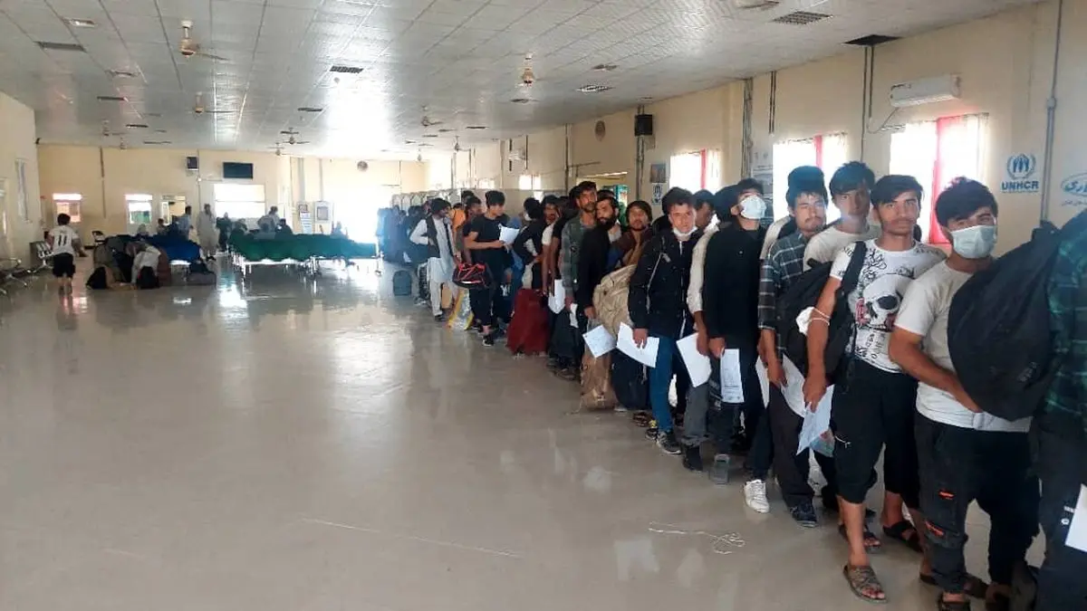 بازگشت افغان‌ها؛ چه کسانی سود می‌برند و چه کسانی ضرر می‌کنند؟