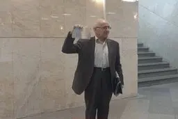 سبحانی در انتخابات نام‌نویسی کرد