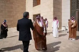 تصاویر دیدار عراقچی با فیصل بن فرحان در ریاض