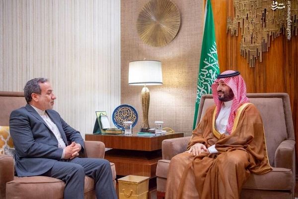 ویدئویی از دیدار عراقچی با محمد بن سلمان