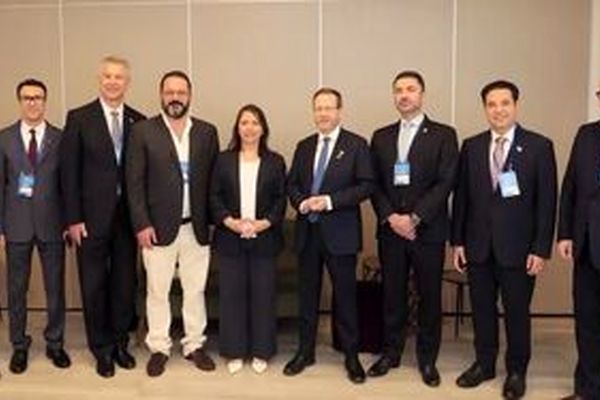 اعتراف سنگین مشاور پهلوی به نفوذ دستگاه ماهر اطلاعاتی ایران