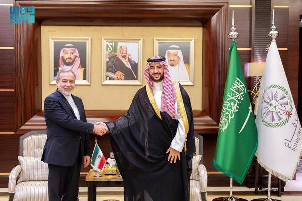 تصاویر دیدار عراقچی با خالد بن سلمان وزیر دفاع عربستان