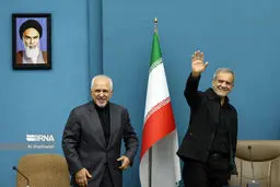 تصاویر دیدار پزشکیان و ظریف با نمایندگان اقلیت های دینی