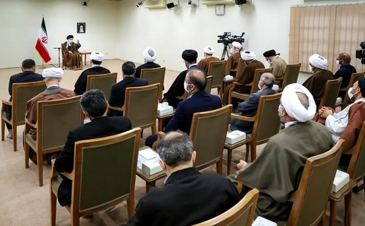 رهبر انقلاب: قدرت شناخت و عزم راسخ دو ویژگی برجسته و الگوساز در جناب حمزه است