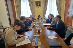 گزارش غریب آبادی از سفر چند ساعته‌ به مسکو و دیدارش با لاوروف