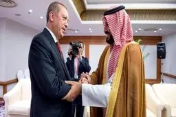 لحظه اهدای خودروی ملی ترکیه توسط ‎اردوغان به ‎محمد بن سلمان