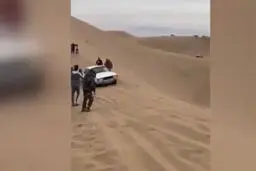 پیکان جا پای شاسی بلندهای آفرودی در کویر گذاشت؛ویدئو عجیب