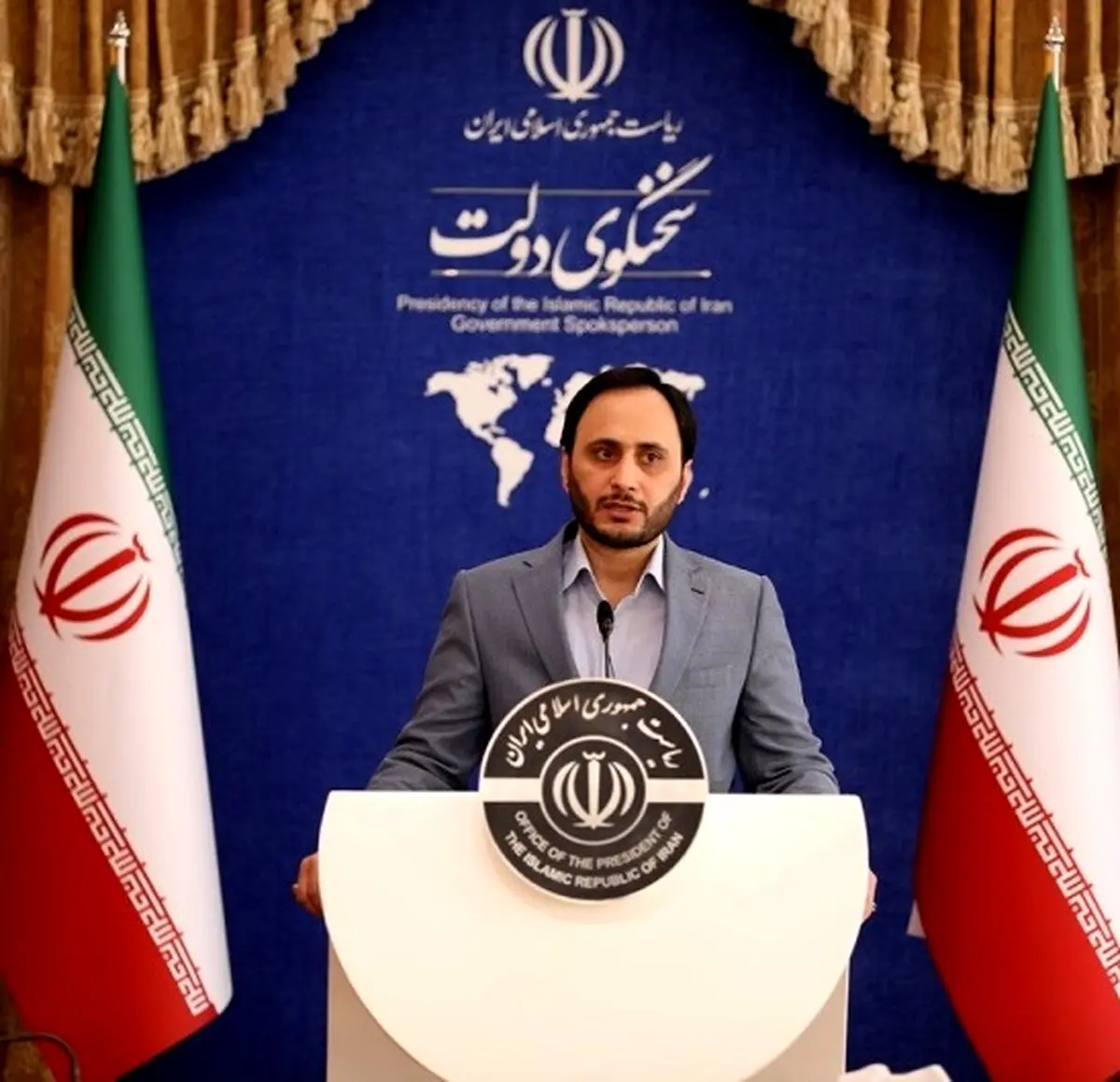سخنگوی دولت: چرا یک نفر باید ۳۰ سال وزیر باشد و هنوز طلبکار باشد؟
