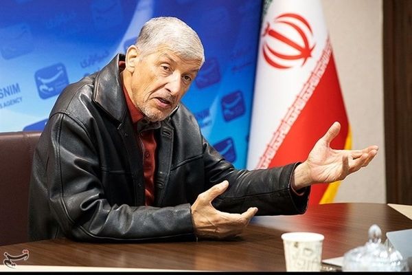 حقیقت پور افشا کرد؛ نفوذی‌ها ممکن است عمامه بپوشند یا کراوات!