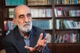 شریعتمداری خطاب به نامزدهای اصولگرا: باید به ائتلاف تن بدهید