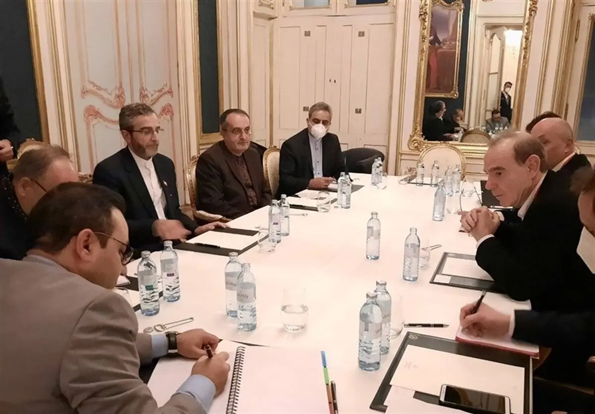 دیدار با «انریکه مورا» 