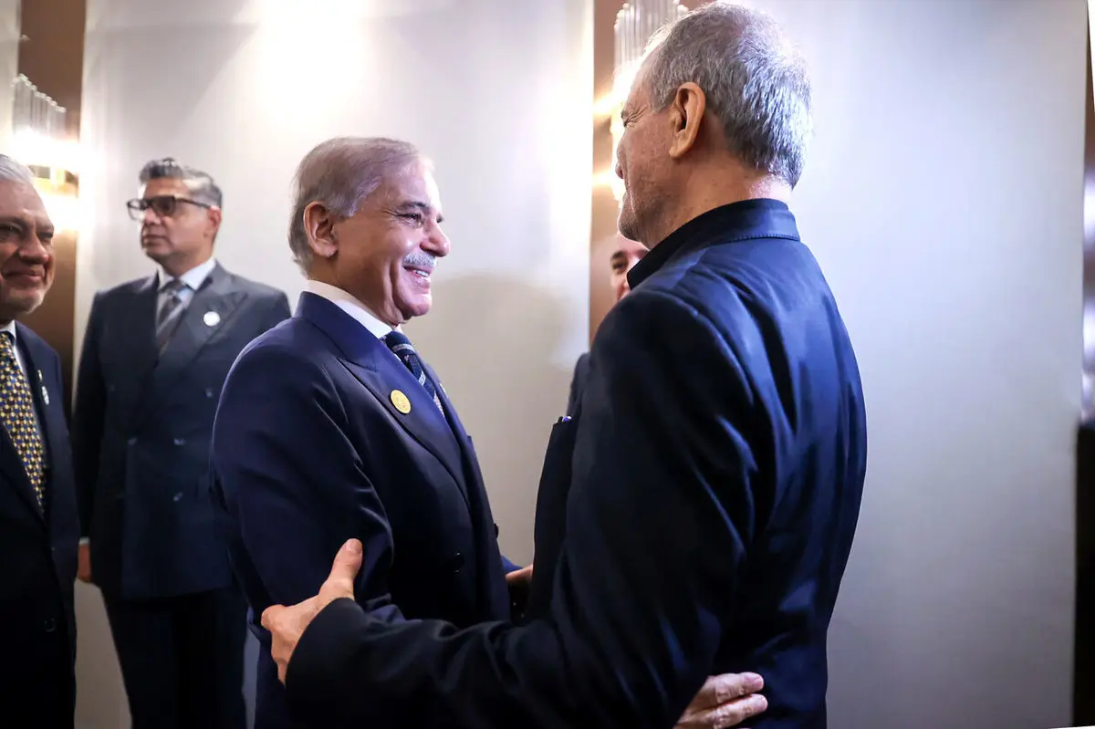 دیدار نخست‌وزیر پاکستان با مسعود پزشکیان