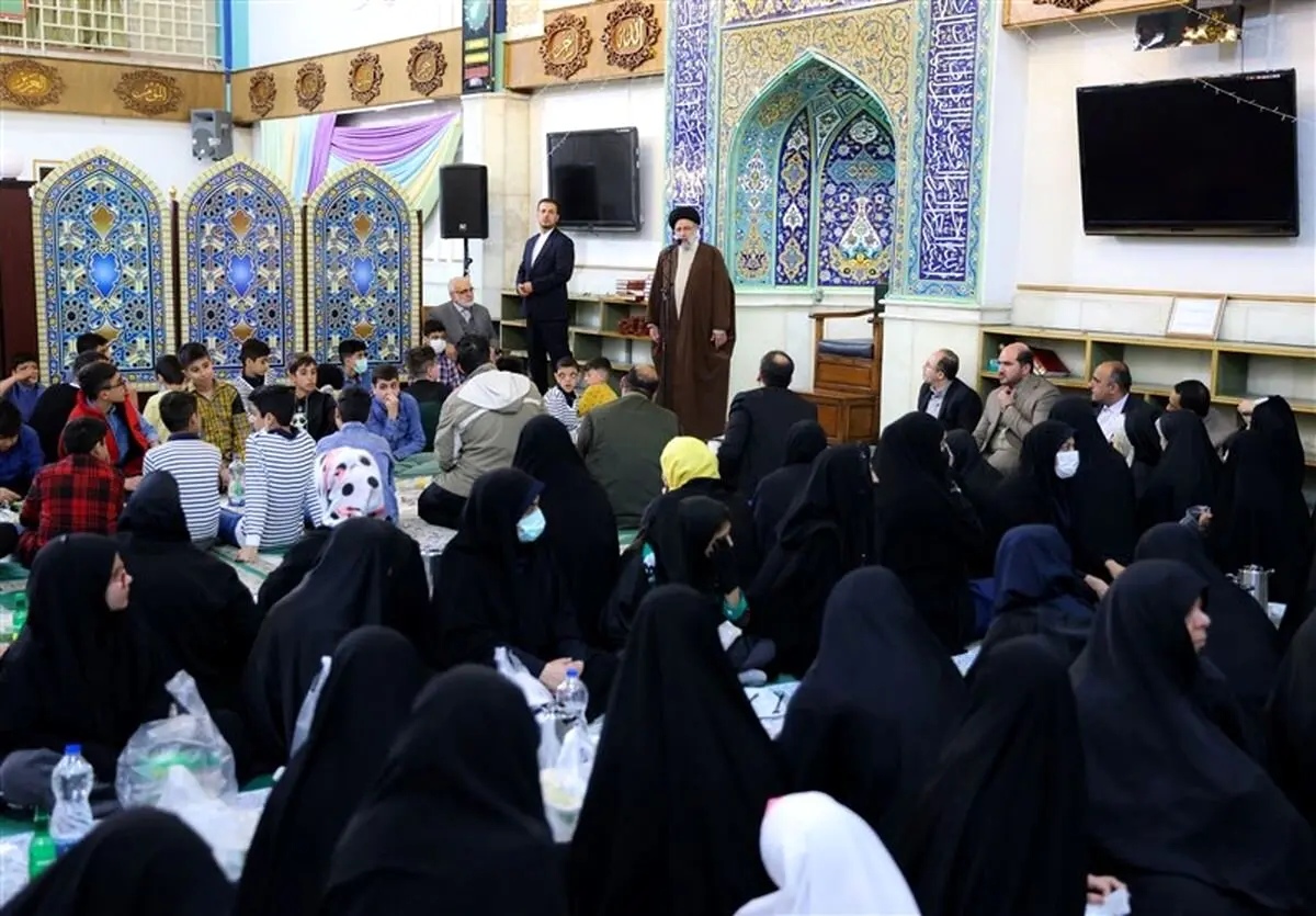 تلاش کنید تا زمانه‌ساز جامعه‌ خود باشید