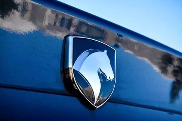 ایران‌خودرو، دولت را تهدید کرد: قیمت‌های جدید را خودمان تعیین می‌کنیم!