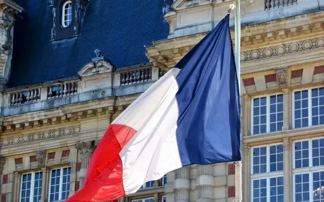 سفر بدون قرار قبلی عراقچی به پاریس