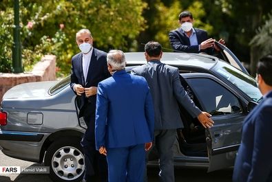 نشست روسای نمایندگی های سیاسی خارجی مقیم تهران با وزیر امور خارجه