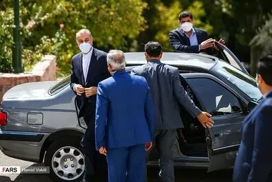 نشست روسای نمایندگی های سیاسی خارجی مقیم تهران با وزیر امور خارجه