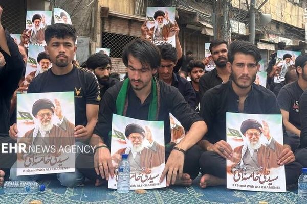 تصاویر حمایت عزاداران پاکستانی از رهبر انقلاب در کراچی