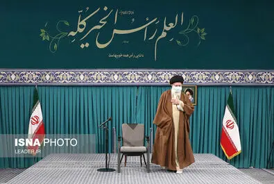 رهبر انقلاب نخبگان