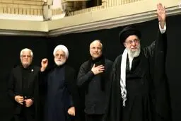 لحظه ورود رهبر انقلاب به حسینیه امام خمینی(ره) در شب عاشورا