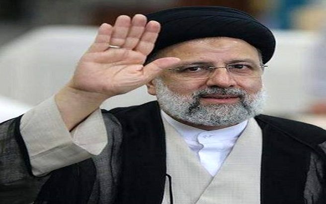 کیهان: مردم معتقدند با آمدن رئیسی مشکلات کمتر می‌شود