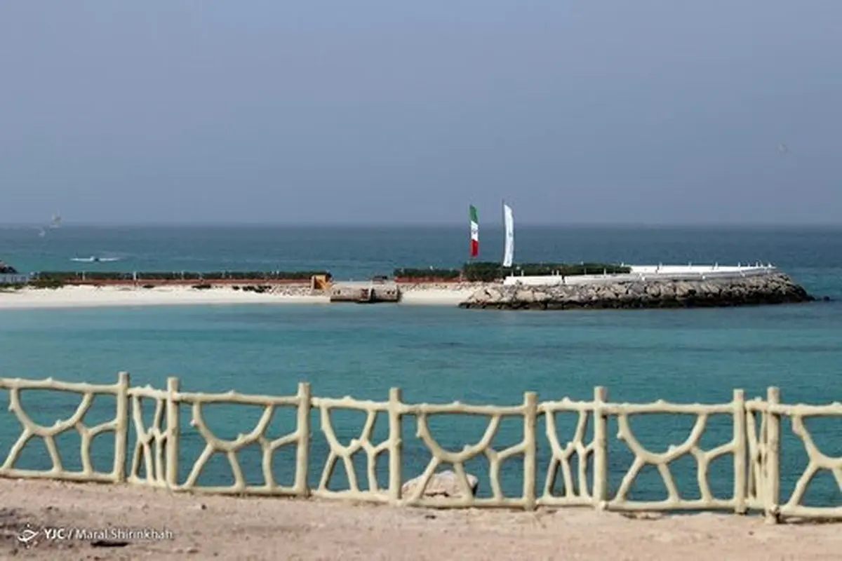 هجوم مارهای آبی به ساحل خرز