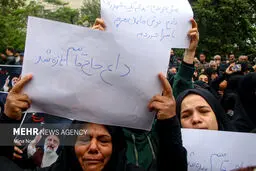 تصاویر حضور مردم در مراسم تشییع پیکر شهدای خدمت در تبریز