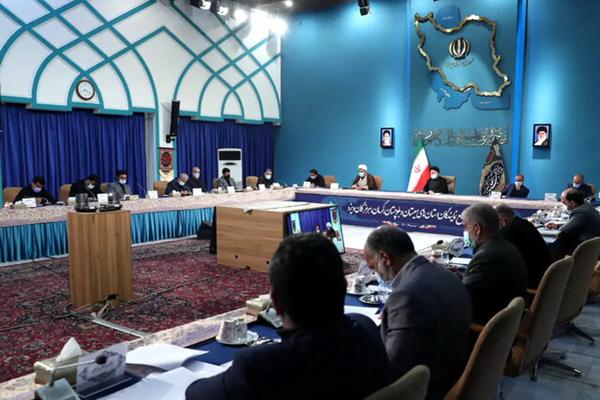 دولت مردمی هرگز درگیر حاشیه‌ها نمی‌شود
