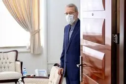 علی لاریجانی: شما چه ویژگی‌ای دارید که می‌گویید بقیه انقلابی نیستند؟