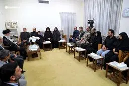 دیدار خانواده شهدای اخیر نیروی پدافند هوایی ارتش با رهبر انقلاب 