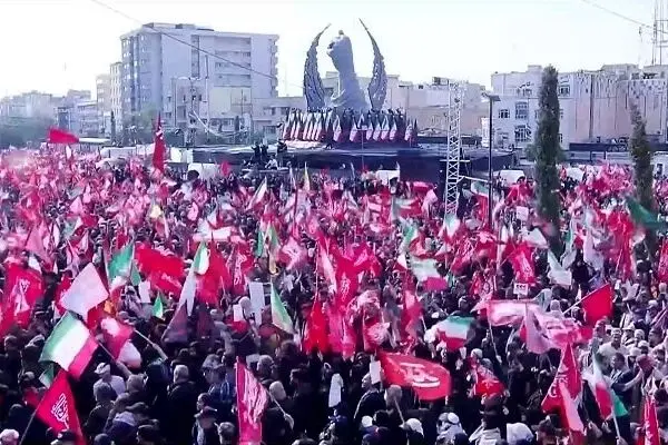 گزارش لحظه به لحظه مراسم تشییع پیکر رهبر شهید انقلاب